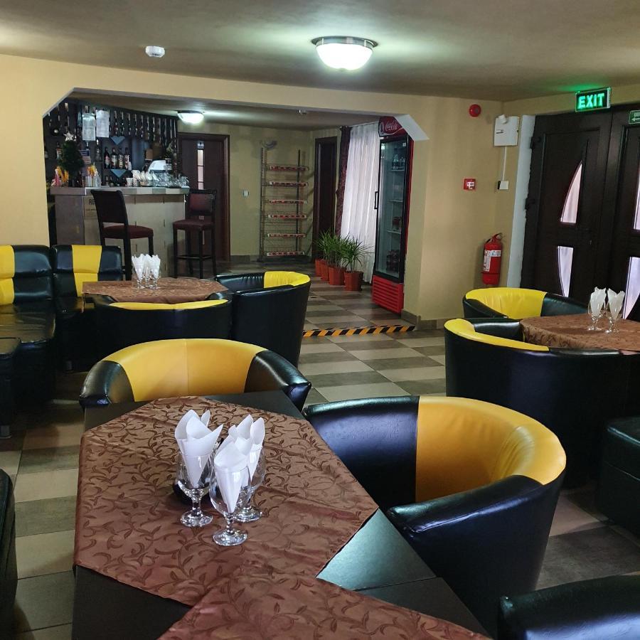 Pensiunea Mirela Pestera Ursilor Chiscau Exterior foto